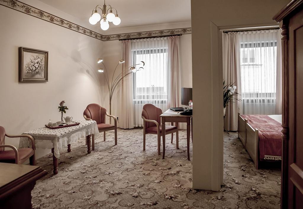 Palazzo Adler Bed & Breakfast Swarzedz Exterior photo